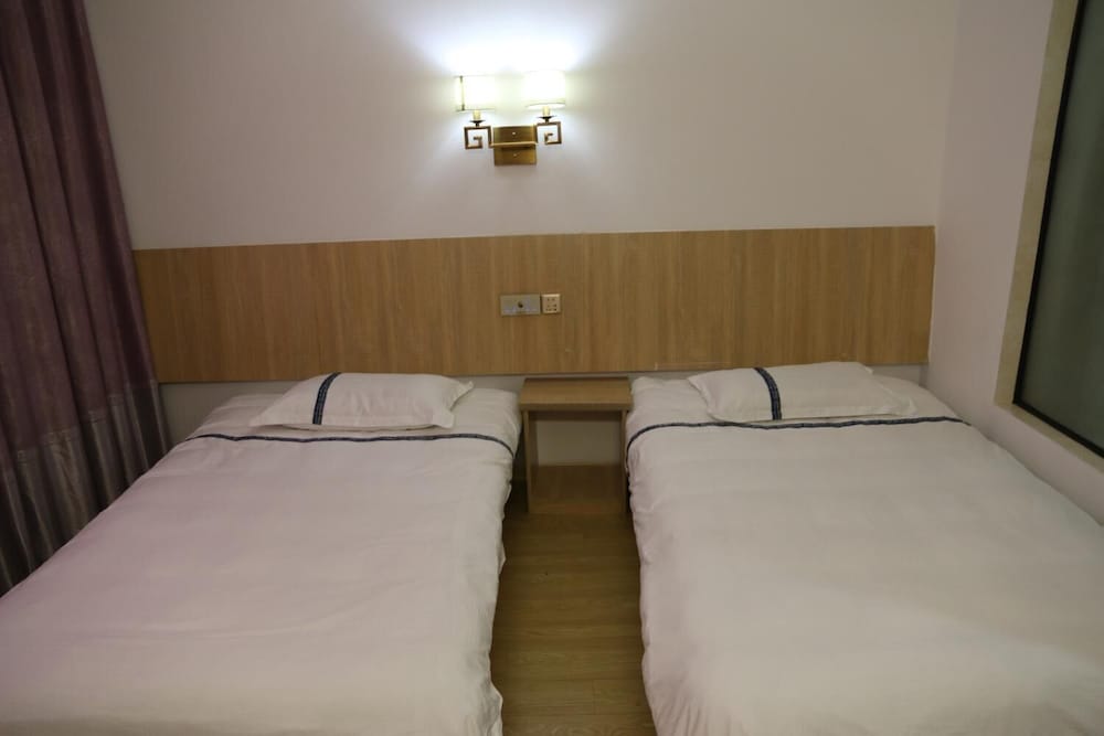 wuyishan city chun hui traders hotel