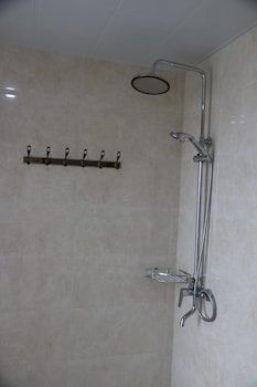 wuyishan city chun hui traders hotel