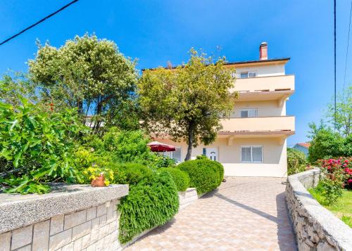 apartments marotin