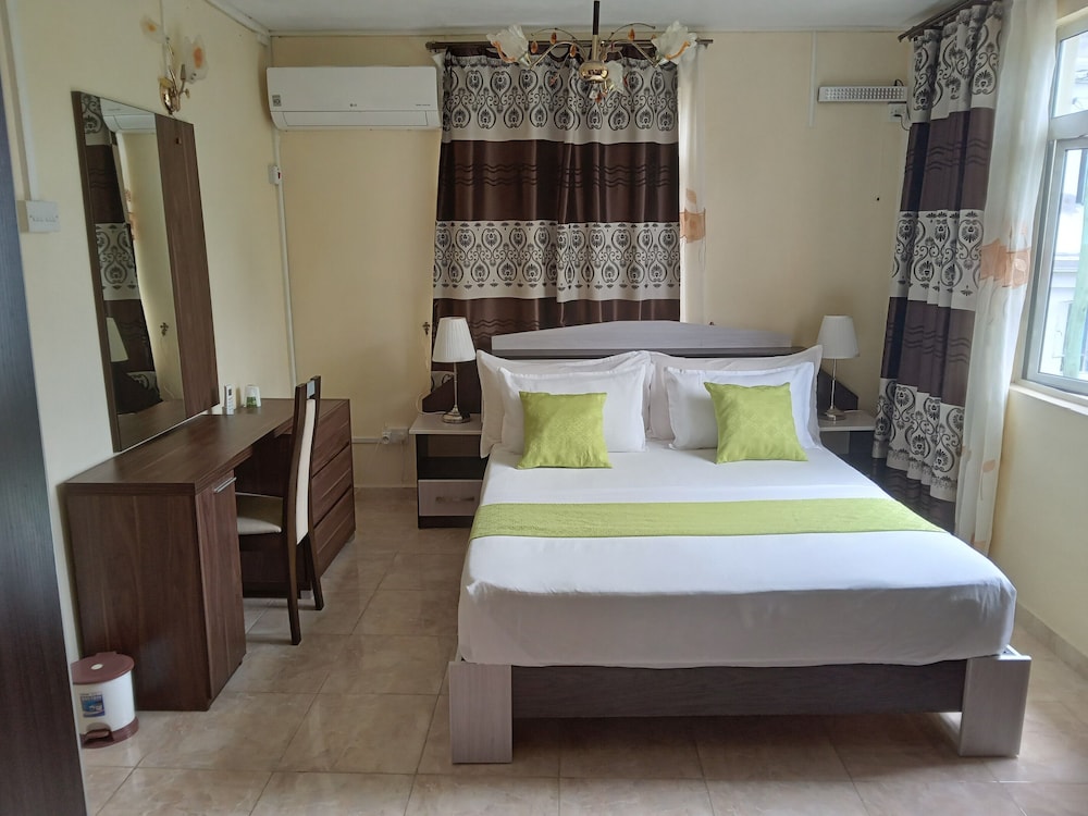 riverside holiday home