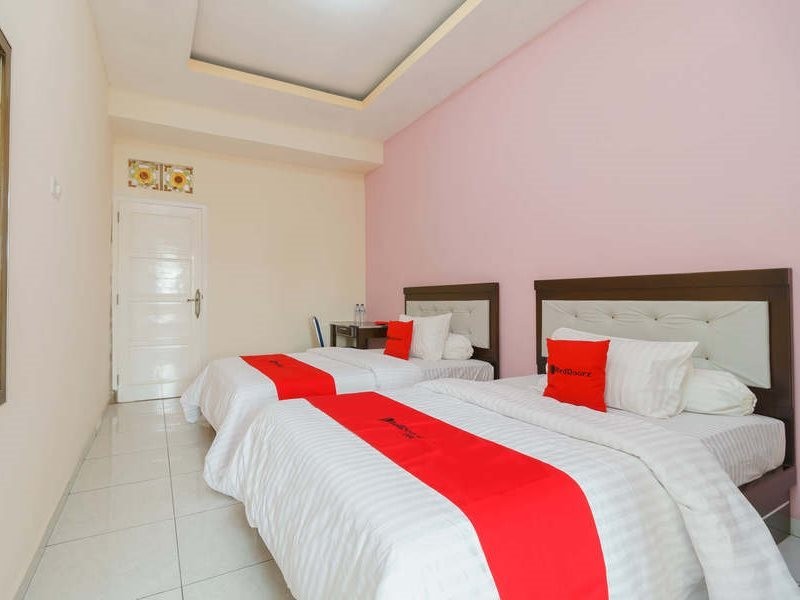 reddoorz syariah near simpang sekip palembang