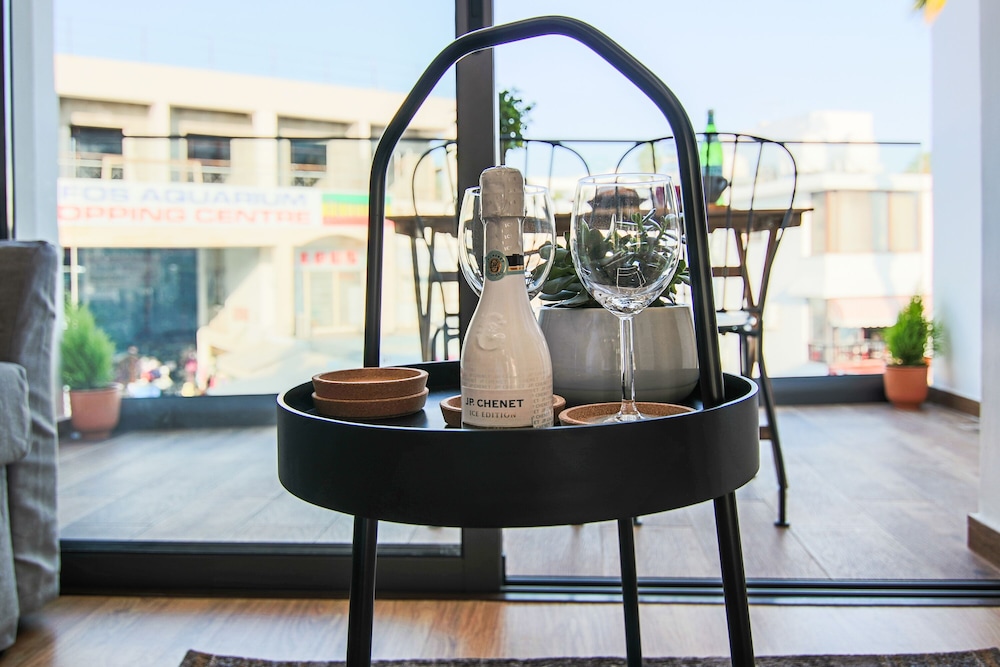 phaedrus living seaside luxury flat athina 109