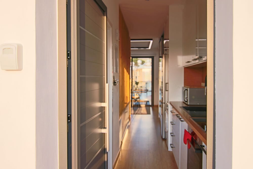 phaedrus living seaside luxury flat athina 109