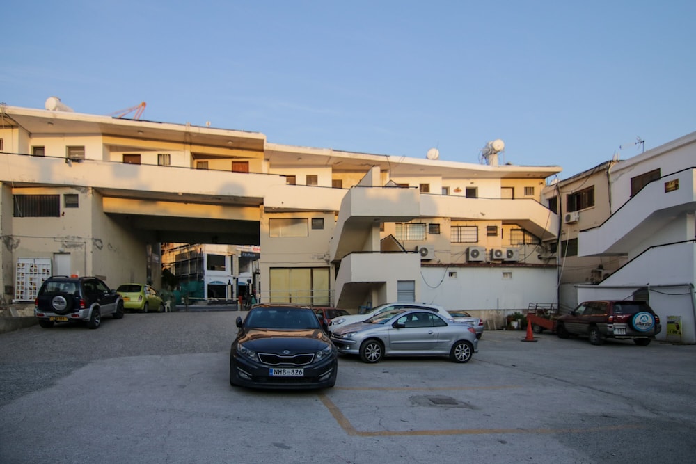 phaedrus living seaside luxury flat athina 109