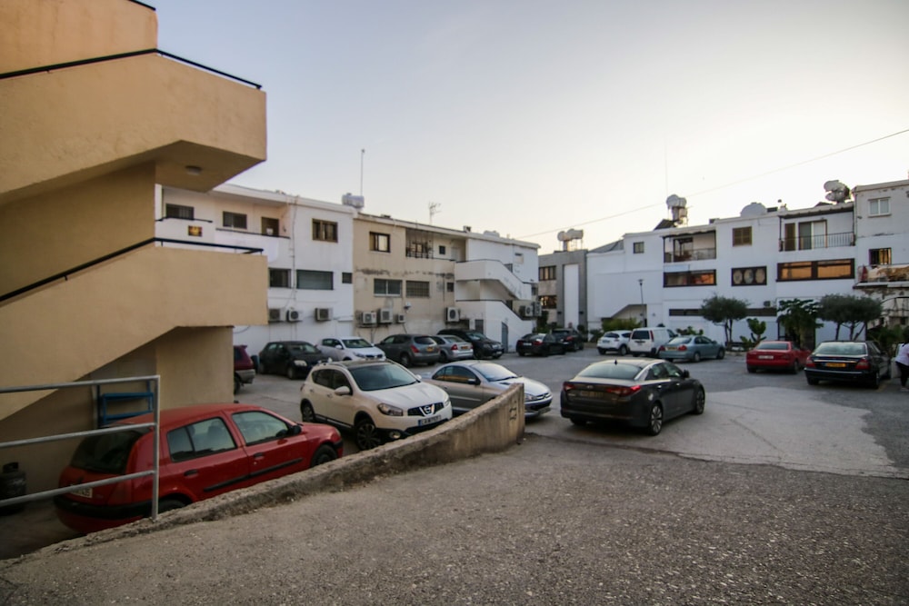 phaedrus living seaside luxury flat athina 109