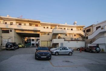 phaedrus living seaside luxury flat athina 109