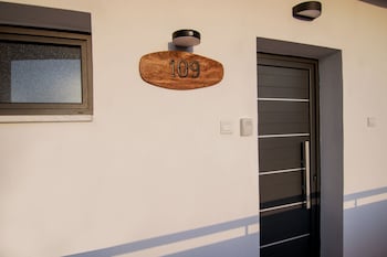 phaedrus living seaside luxury flat athina 109