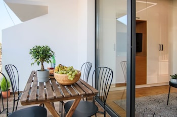phaedrus living seaside luxury flat athina 109