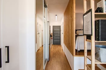 Phaedrus Living: Seaside Luxury Flat Athina 109,,0 star