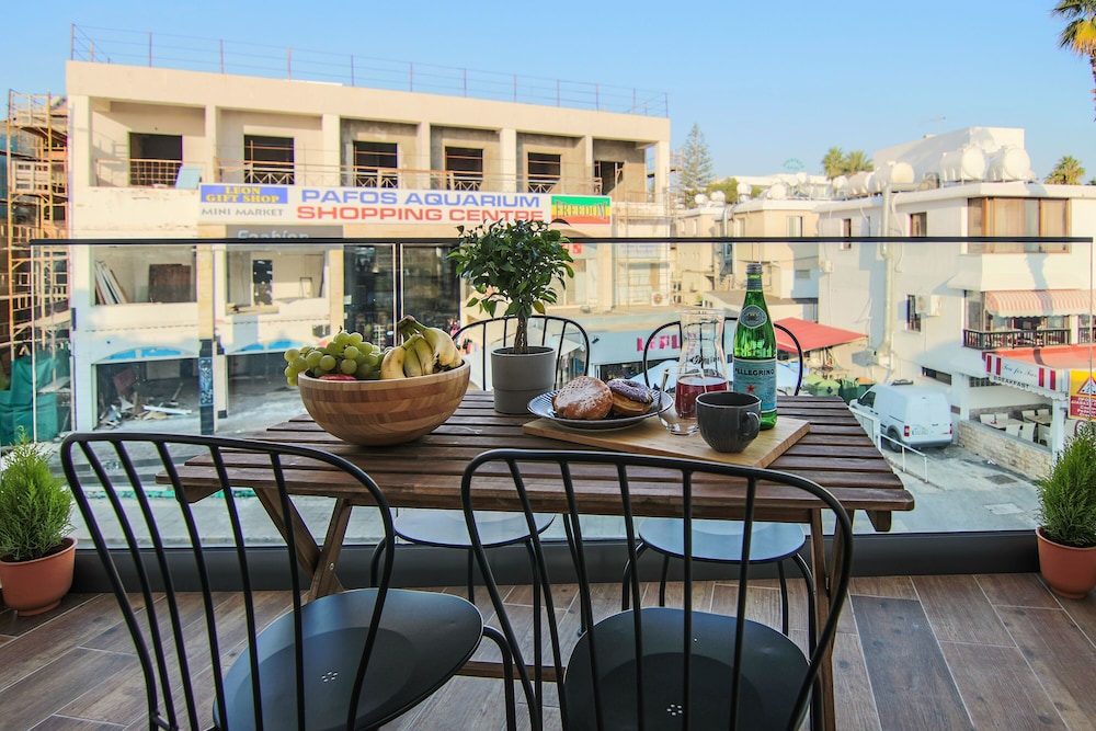 phaedrus living seaside luxury flat athina 109
