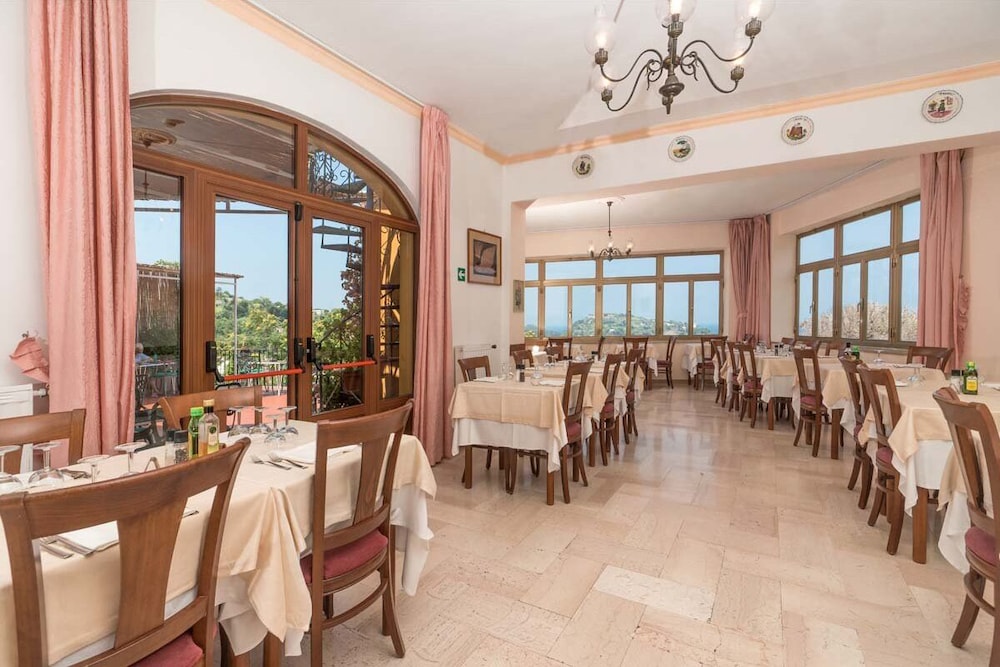 hotel pensione monti