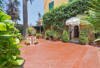 hotel pensione monti