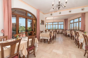 hotel pensione monti