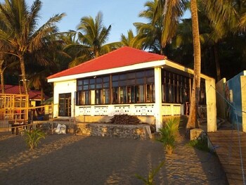Appleton Little Paradise Beach Resort,,2.5 star