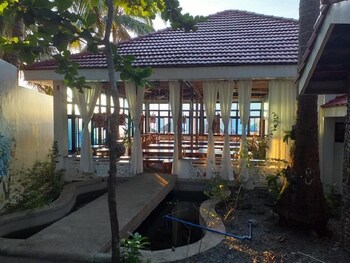 Appleton Little Paradise Beach Resort,,2.5 star