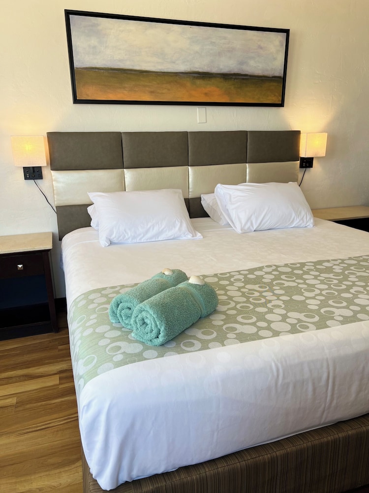 flamingo inn beachfront