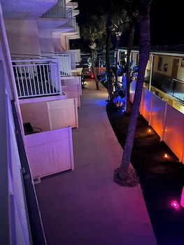 flamingo inn beachfront