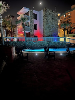 flamingo inn beachfront