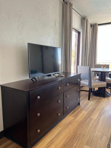 Flamingo Inn Beachfront,Daytona Beach Shores>>Daytona Beach,2 star