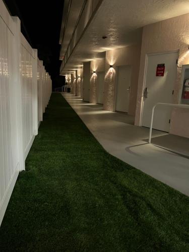 Flamingo Inn Beachfront,Daytona Beach Shores>>Daytona Beach,2 star