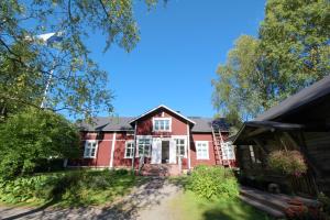 lauri historical log house manor