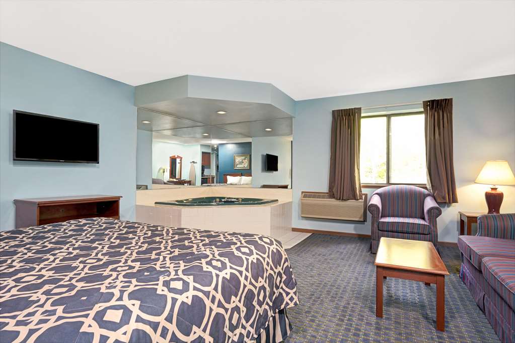 super 8 by wyndham hudson