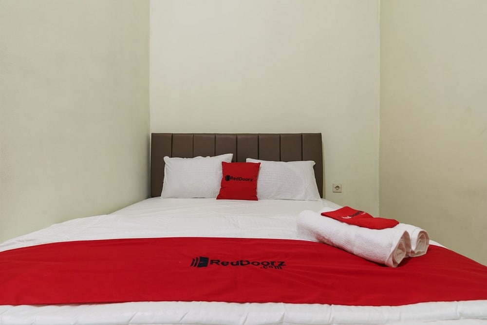 koolkost syariah near stasiun poris tangerang