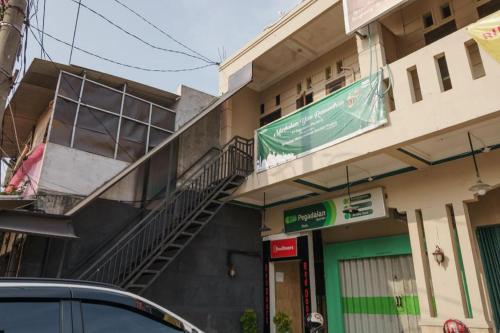 koolkost syariah near stasiun poris tangerang