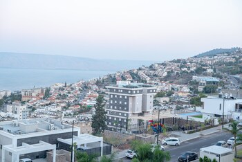 dov garden apartment with private pool