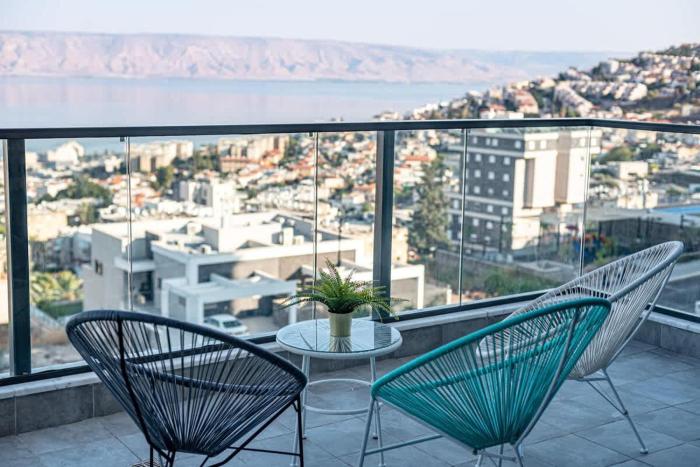 dov garden apartment with private pool