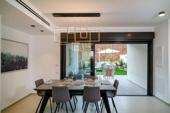 dov garden apartment with private pool