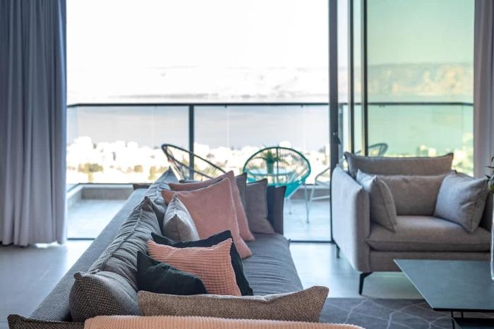 dov garden apartment with private pool