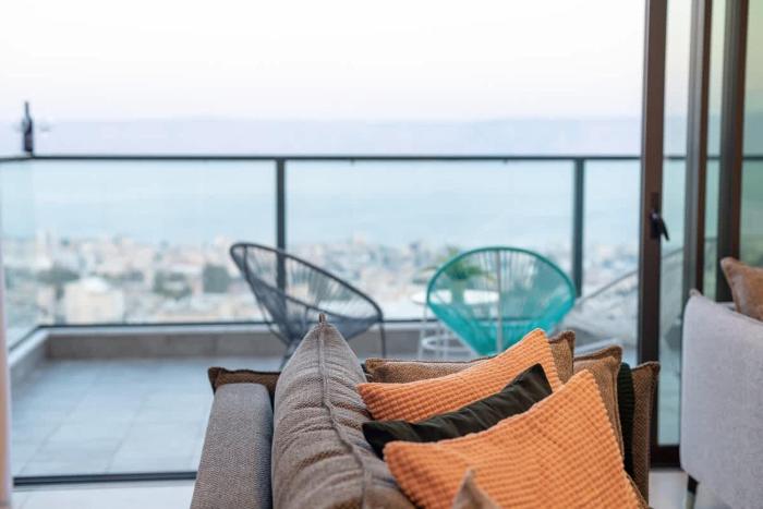 dov garden apartment with private pool