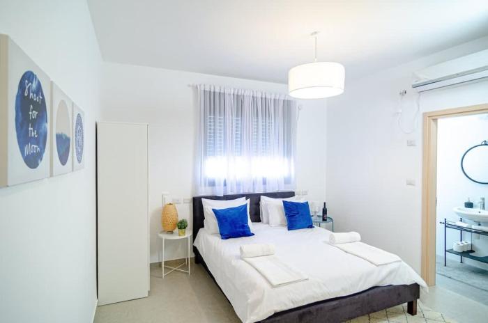 dov garden apartment with private pool