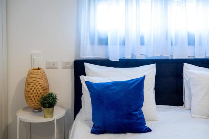 dov garden apartment with private pool