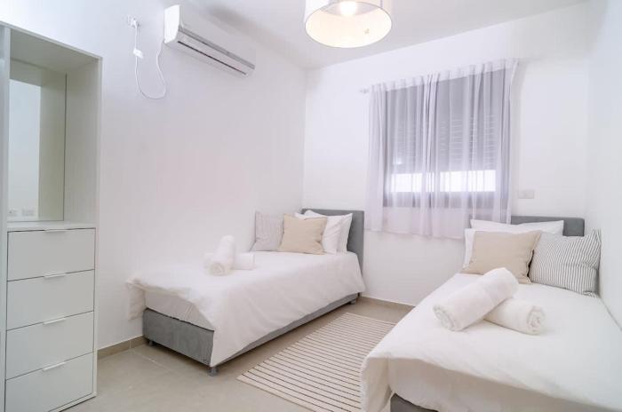 dov garden apartment with private pool