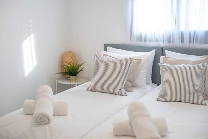 dov garden apartment with private pool