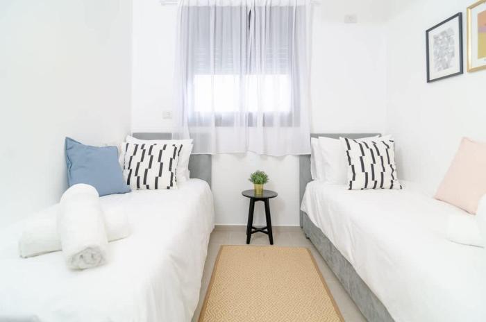 dov garden apartment with private pool