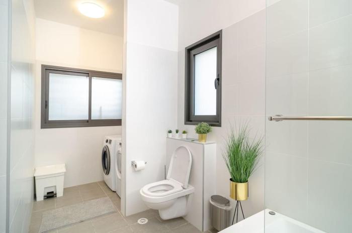 dov garden apartment with private pool