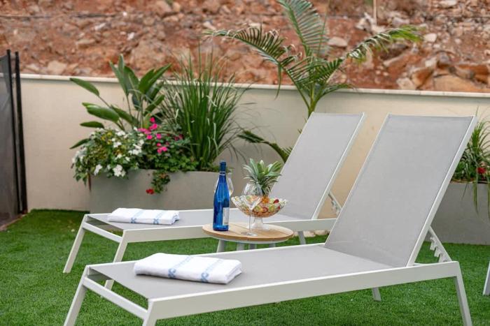dov garden apartment with private pool