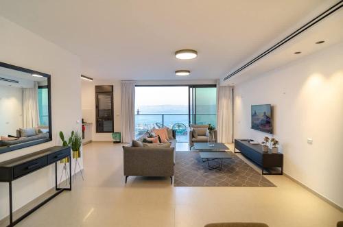 dov garden apartment with private pool