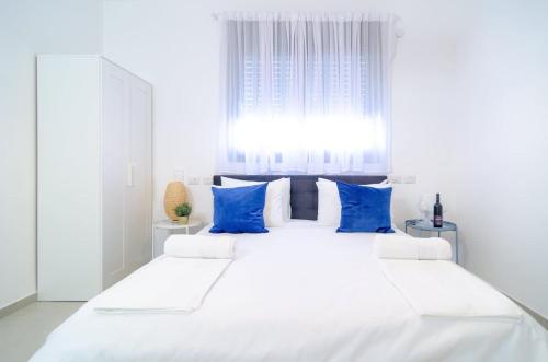 dov garden apartment with private pool