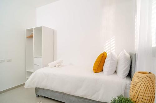 dov garden apartment with private pool