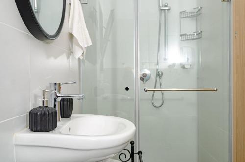 dov garden apartment with private pool