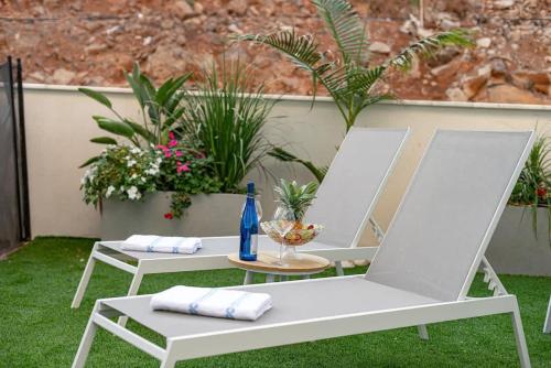 dov garden apartment with private pool