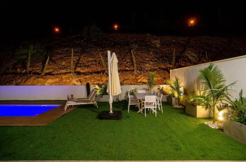 dov garden apartment with private pool