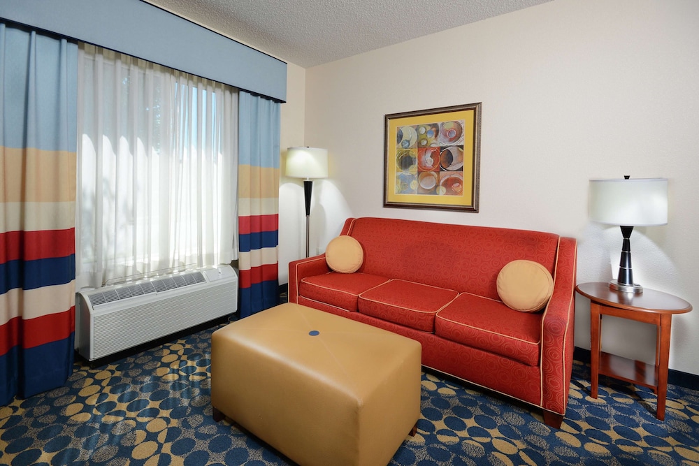 hampton inn and suites huntersville