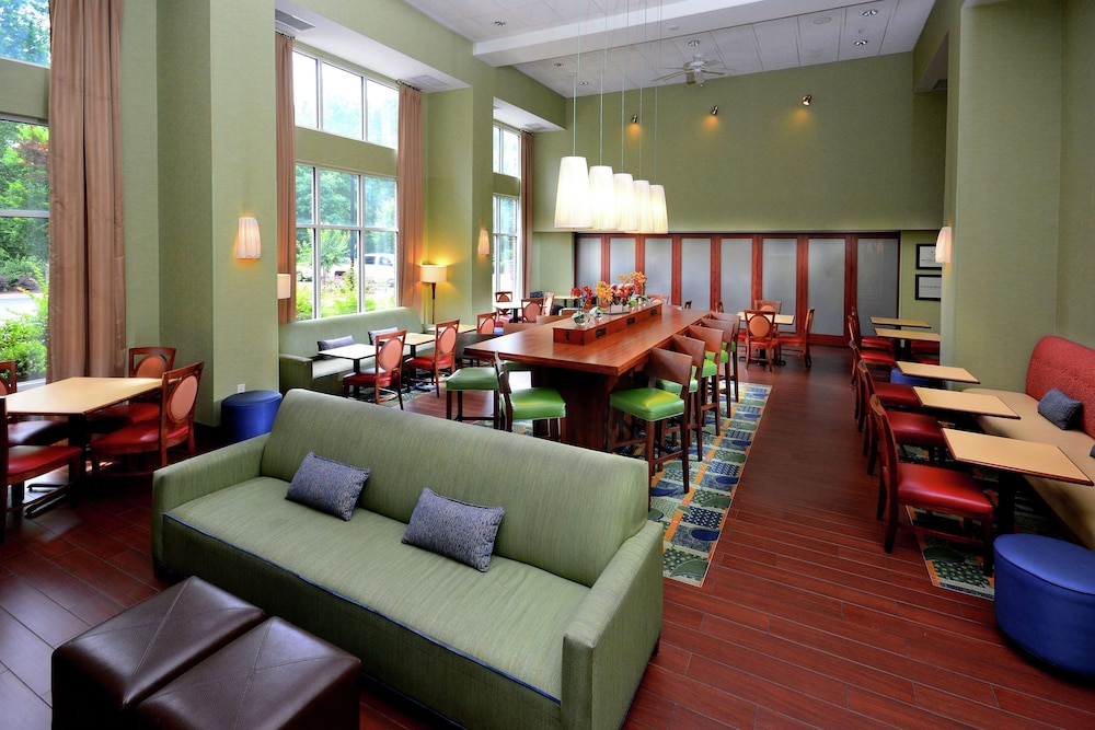 hampton inn and suites huntersville