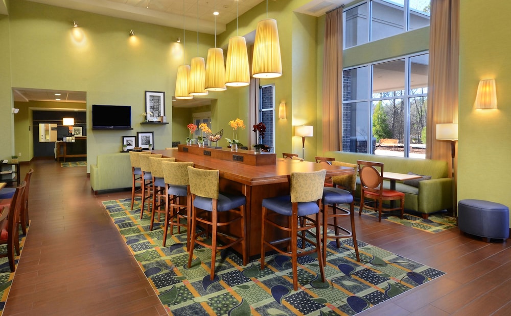 hampton inn and suites huntersville