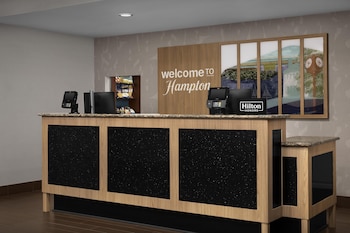 hampton inn and suites huntersville